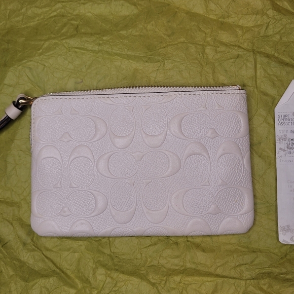 NWT Coach Signature Embossed White Leather Wristlet Wallet - Picture 11 of 11